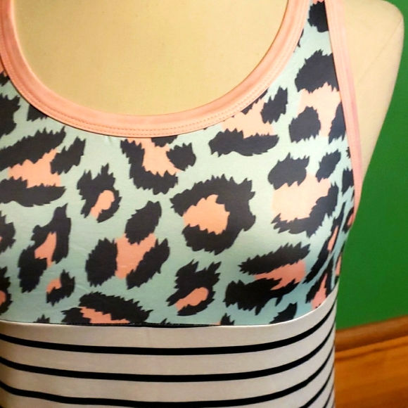 Dribet Top - Picture 2 of 5